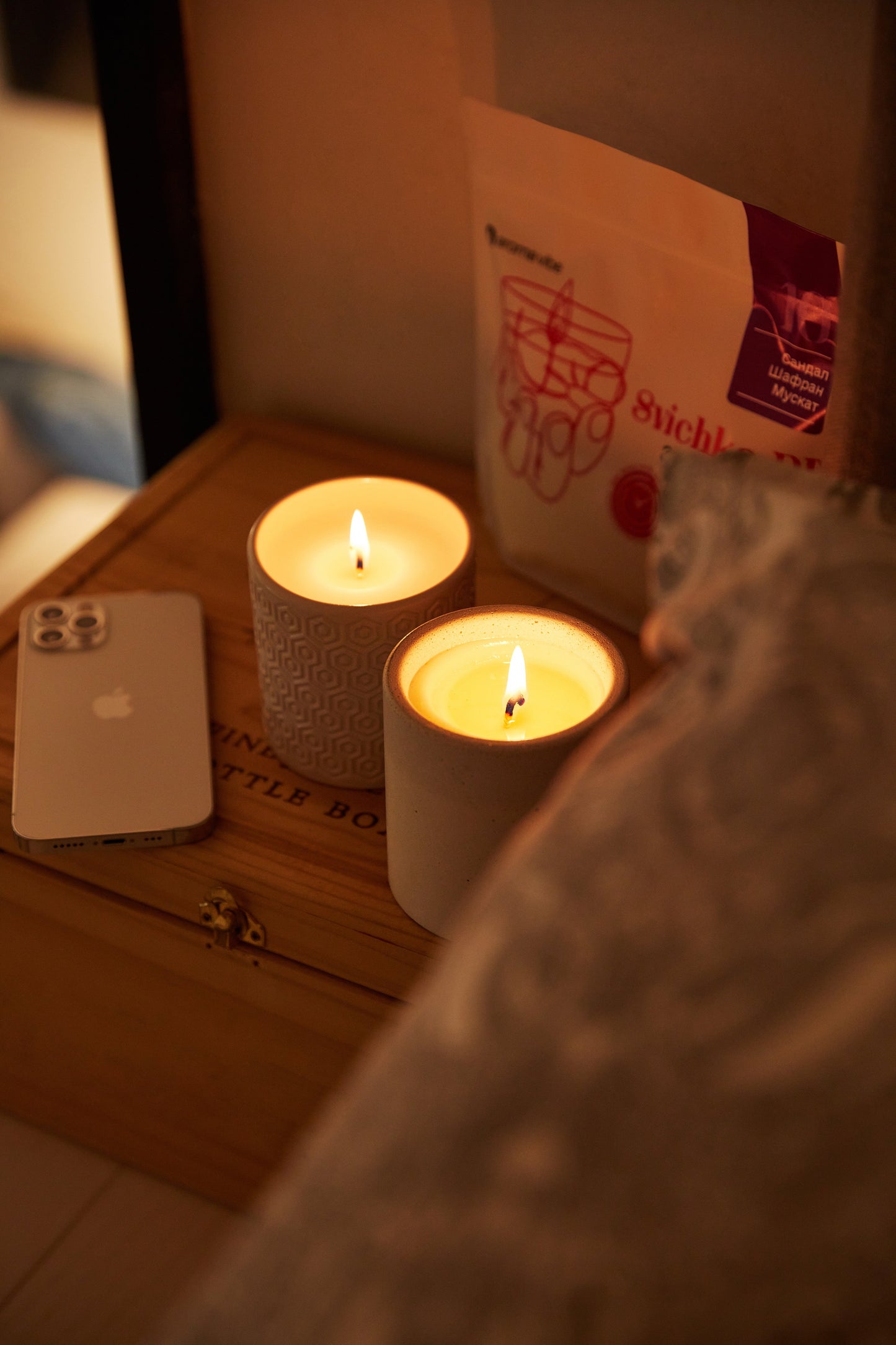 Свічка ароматична з соєвого воску в керамічній ємності